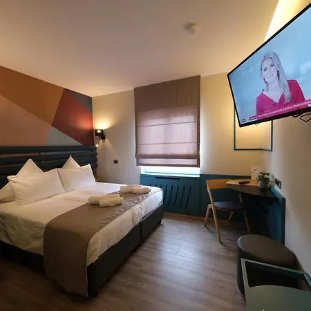 فندق Hotel-restaurant Axion 3*