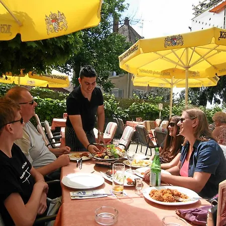 Hotel-restaurant Axion