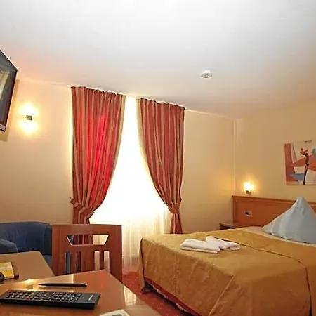 酒店 Hotel-restaurant Axion 3*